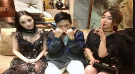 娱乐圈的吃瓜群众微薄,揭秘明星幕后故事